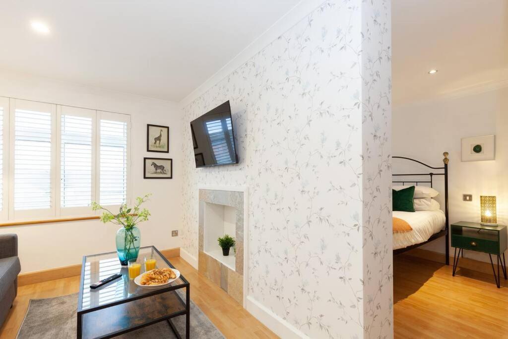 Apartment In The Heart Of The City Centre, Live Like A Local Оксфорд Екстериор снимка