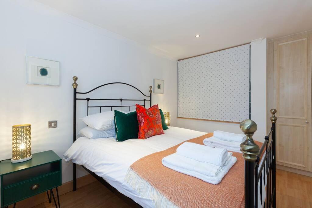 Apartment In The Heart Of The City Centre, Live Like A Local Оксфорд Екстериор снимка